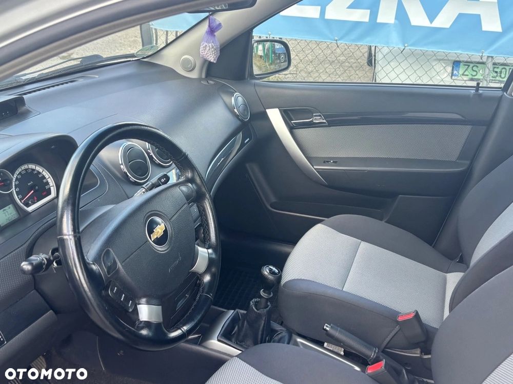 Chevrolet Aveo - 15
