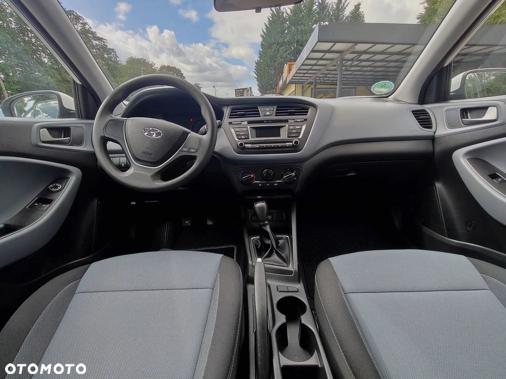 Hyundai i20 blue 1.2 - 14