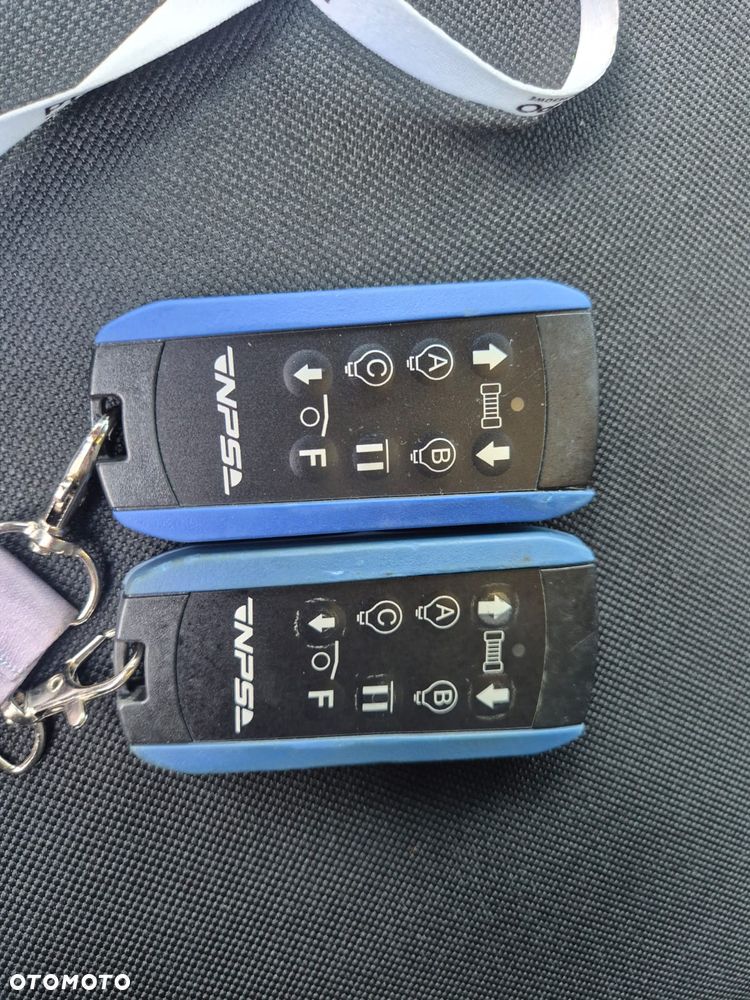 Mercedes-Benz Sprinter - 25