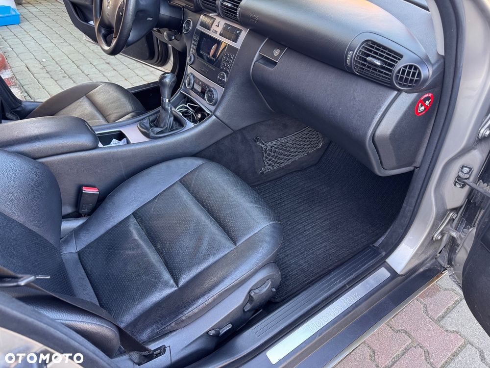 Mercedes-Benz Klasa C 180 T Kompressor Elegance - 8