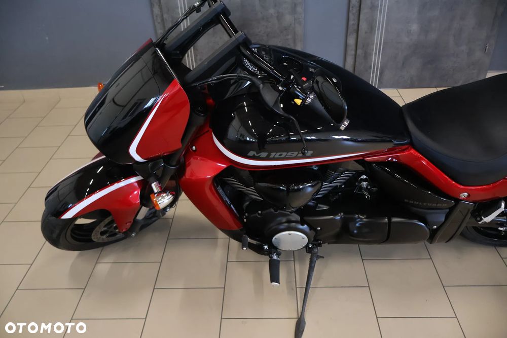 Suzuki Intruder - 26