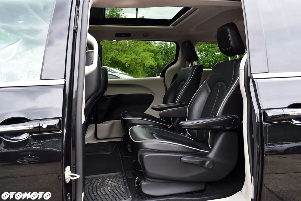 Chrysler Pacifica - 9