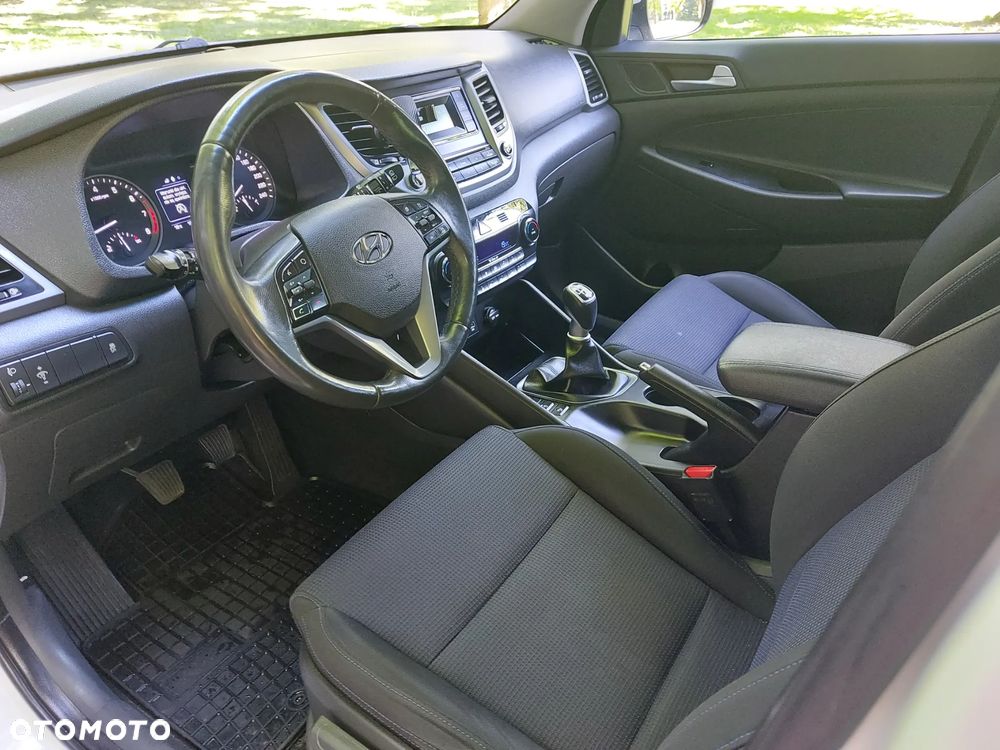 Hyundai Tucson 1.6 GDI BlueDrive Design 2WD - 30