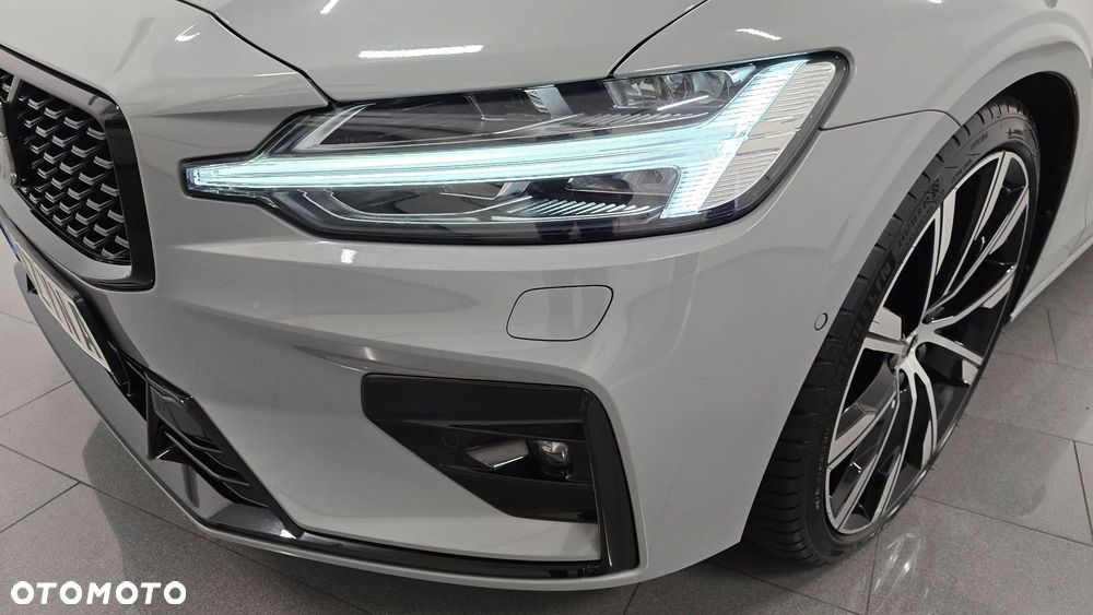 Volvo V60 B4 B DKG Plus Dark - 12