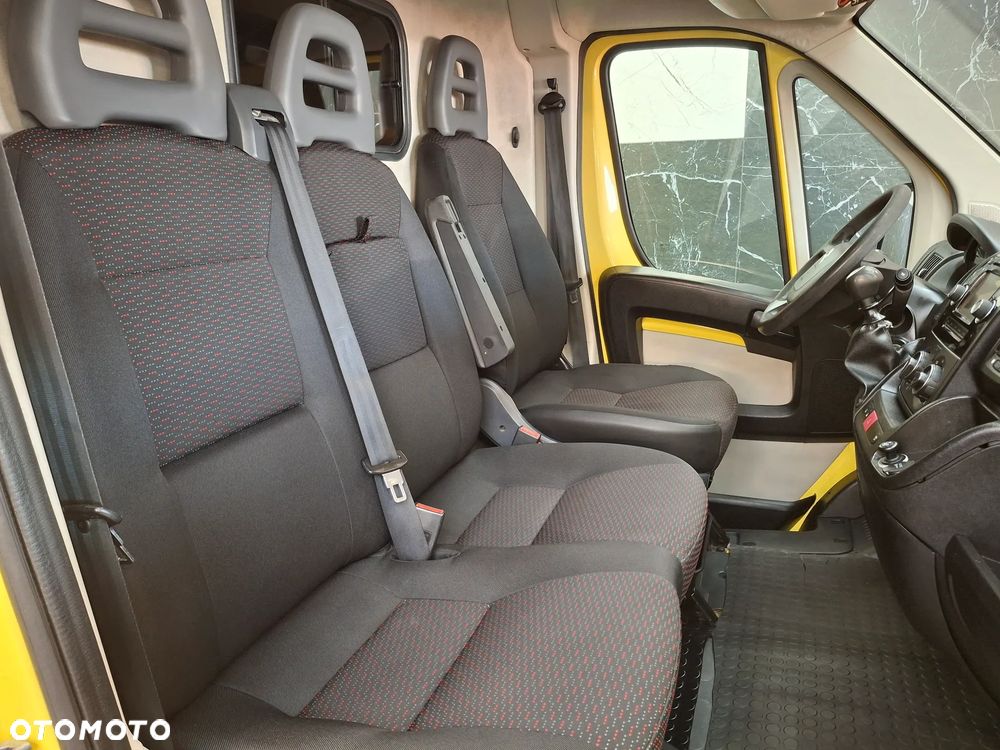 Citroën Jumper Furgon Blaszak 3 Miejsca Służba Drogowa Hak Klimatyzacja Drzwi Przesuwane Lewa Oraz Prawa Strona 2015 Rok Tempomat Dotykowe Radio - 7