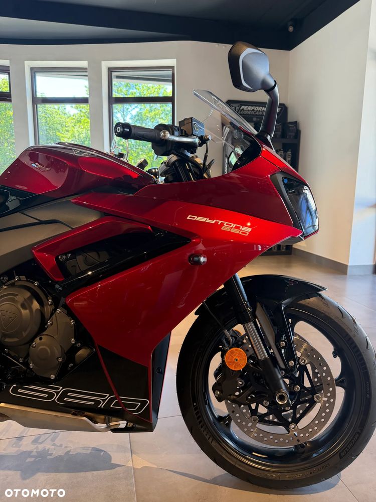 Triumph Daytona - 23