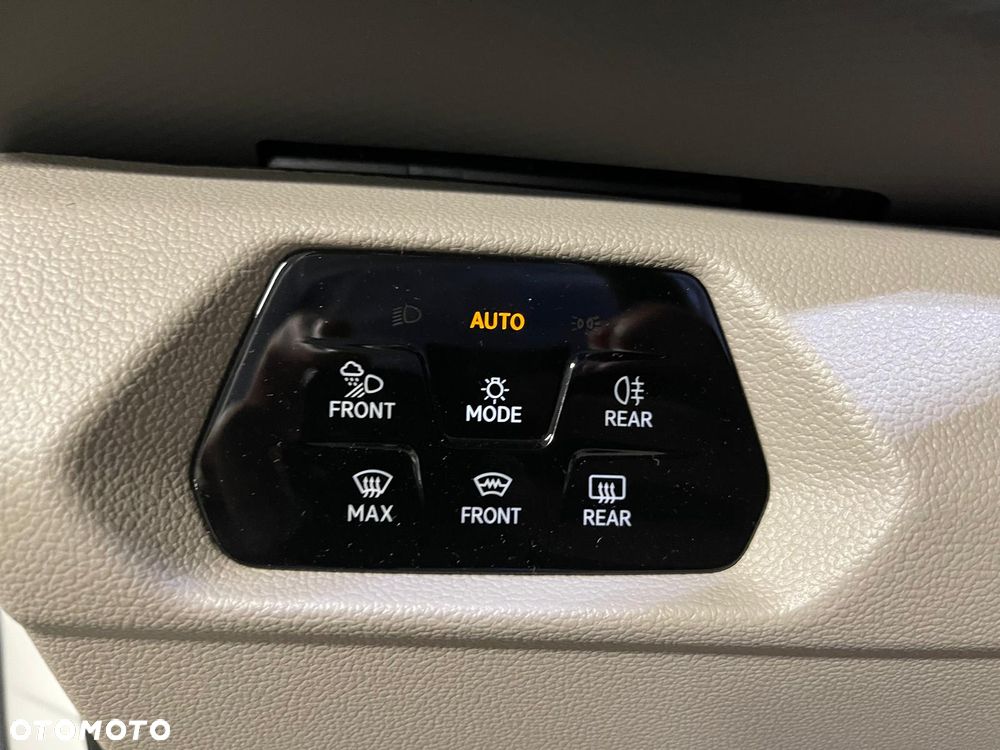 Volkswagen Multivan 1.5 eHybrid PHEV 180kW 4Motion L2 Edition DSG - 24