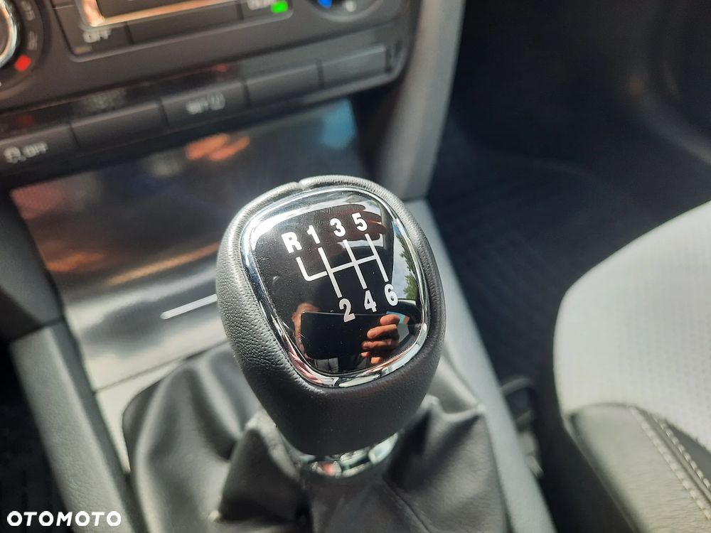 Skoda Octavia 2.0 TDI CR DPF RS - 18