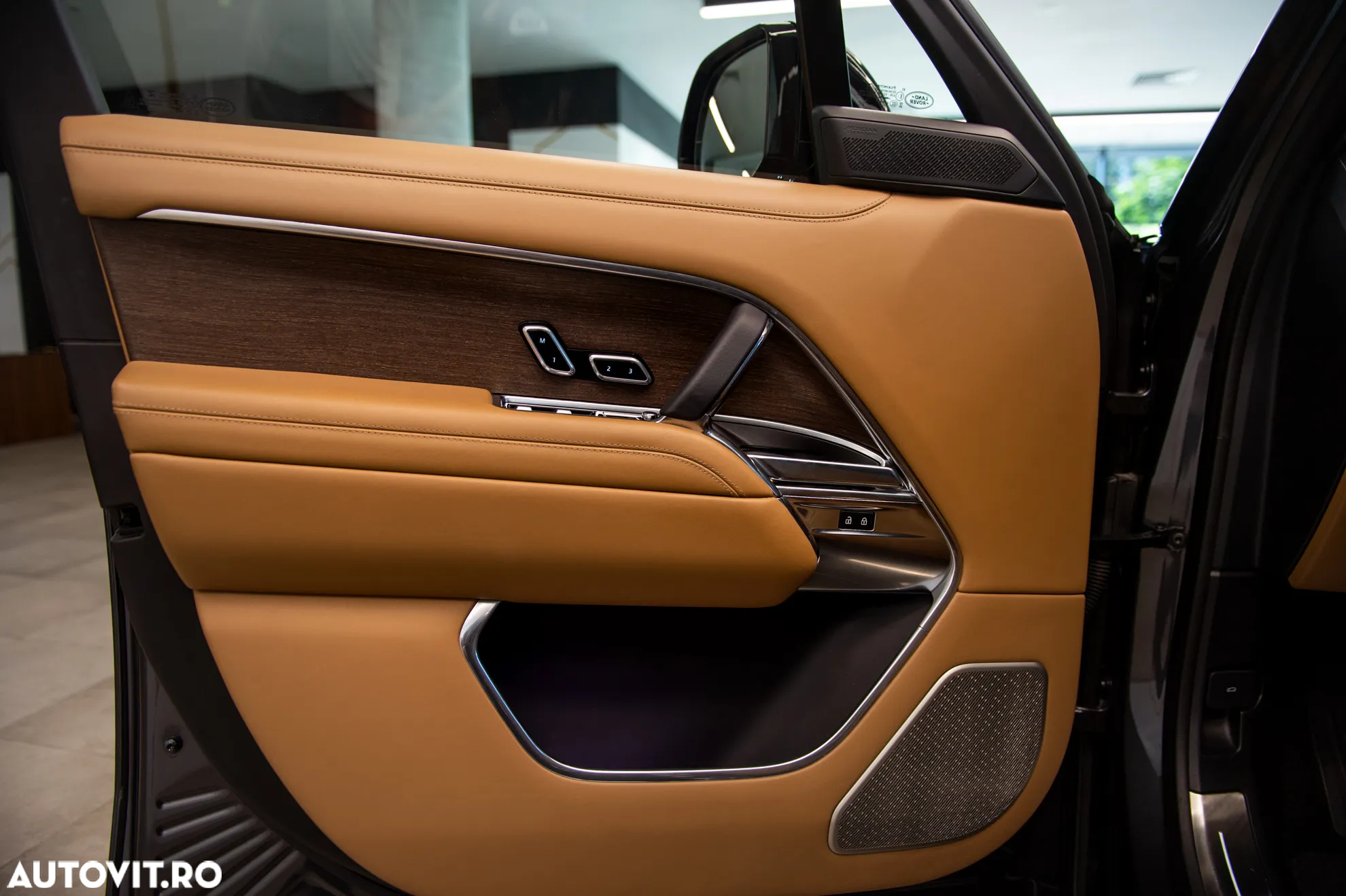 Land Rover Range Rover - 12