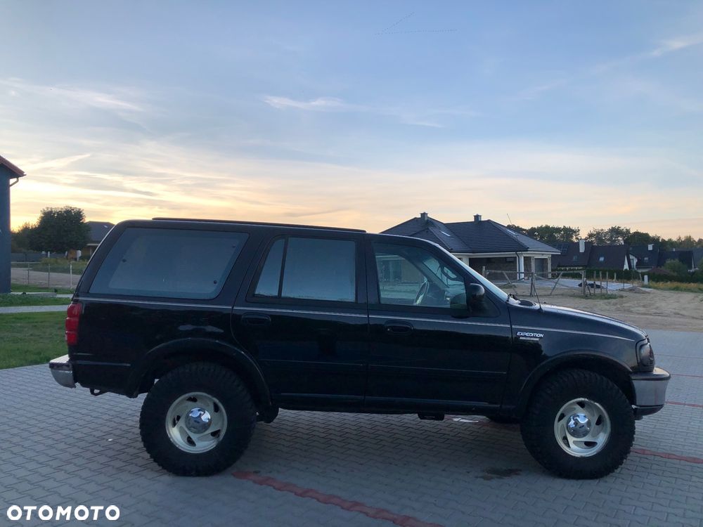 Ford Expedition - 10