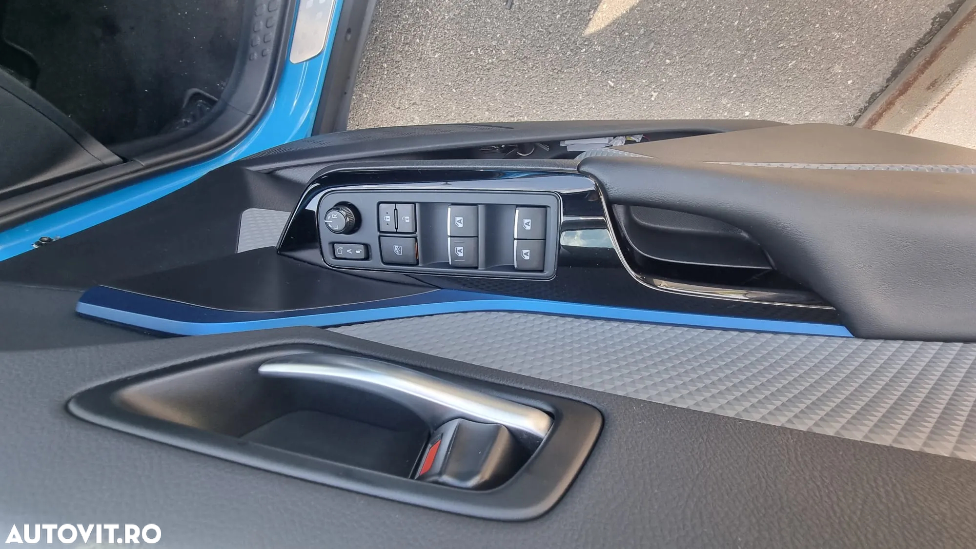 Toyota C-HR Hybrid Style - 13