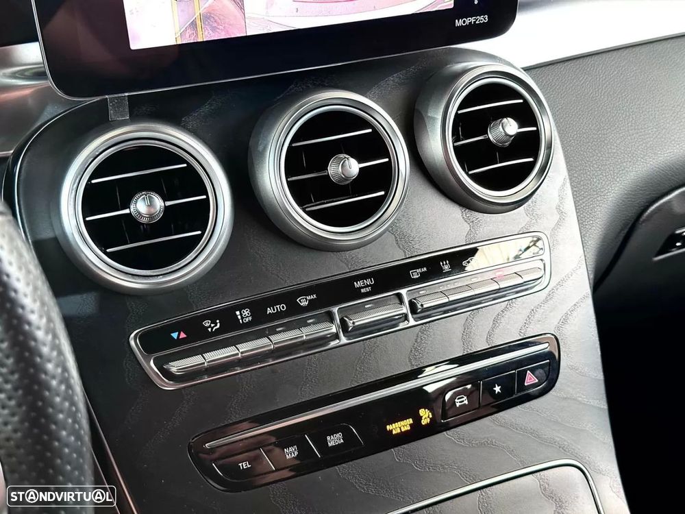 Mercedes-Benz GLC 300 de 4Matic 9G-TRONIC AMG Line - 32