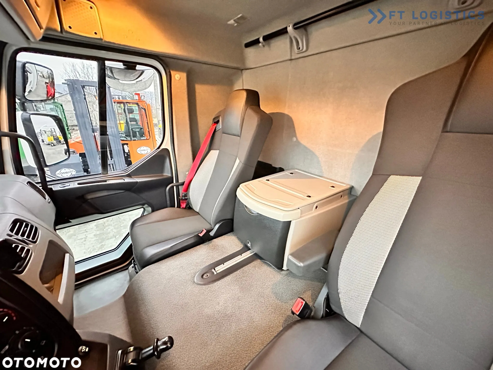Renault D 250 / AUTOMAT /  ŁADOWNOŚC 5665KG / 4X2 / 18X PALETA / WINDA / BURTY / STAN IDEALNY! - 33
