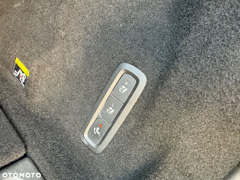 Volvo XC 60 D3 Momentum Pro - 18