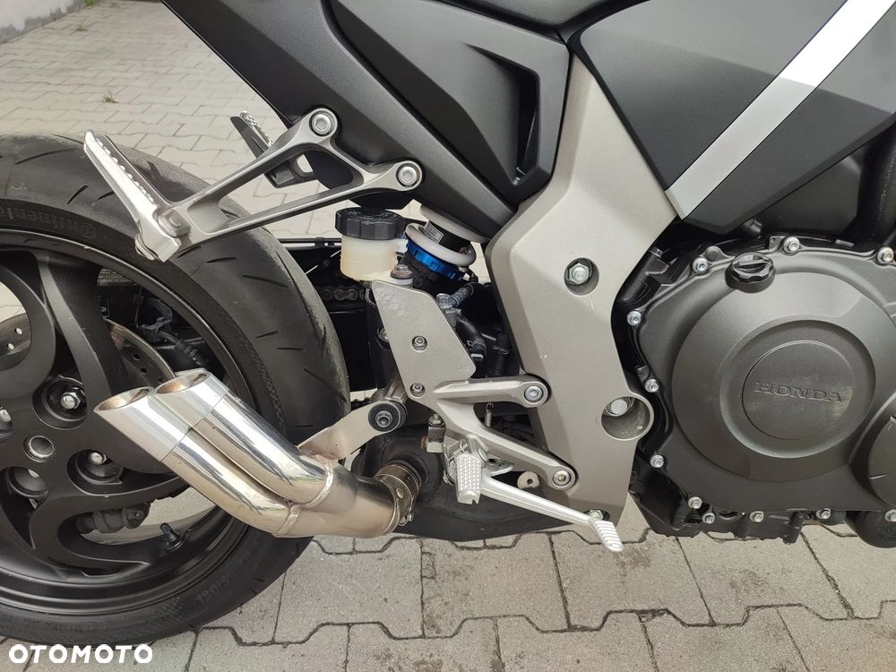 Honda CB - 23