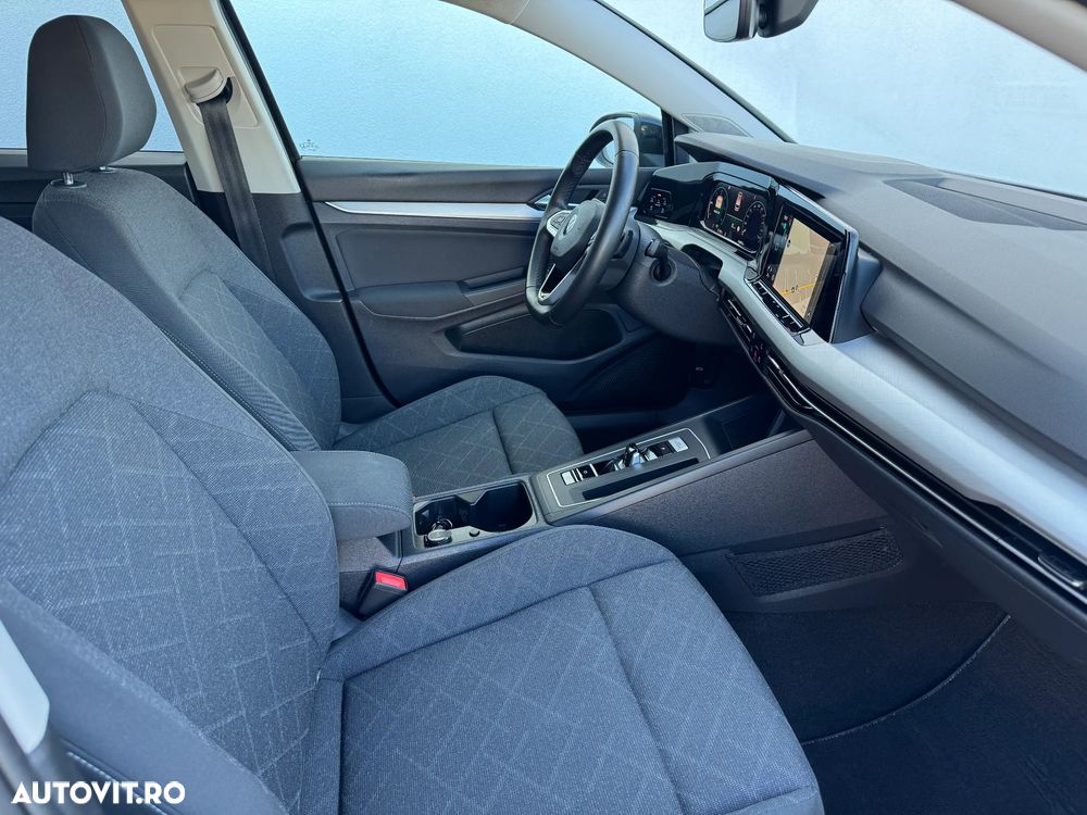Volkswagen Golf - 8