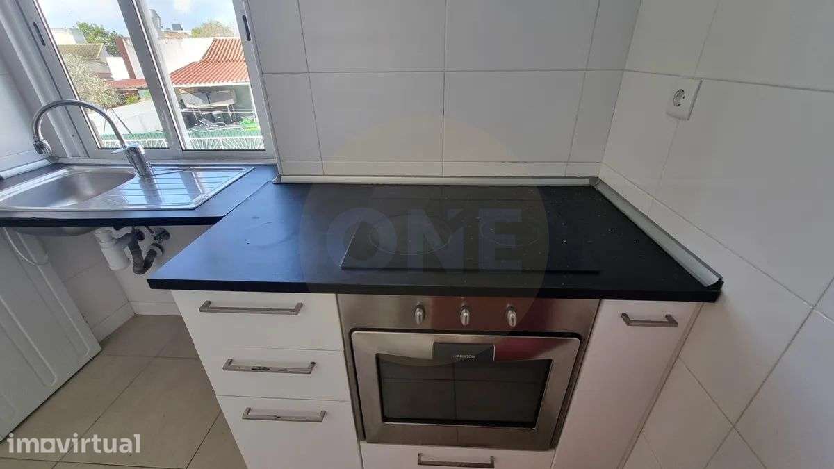 Arrendamento T2 com garagem box Porto Salvo - Grande imagem: 5/37