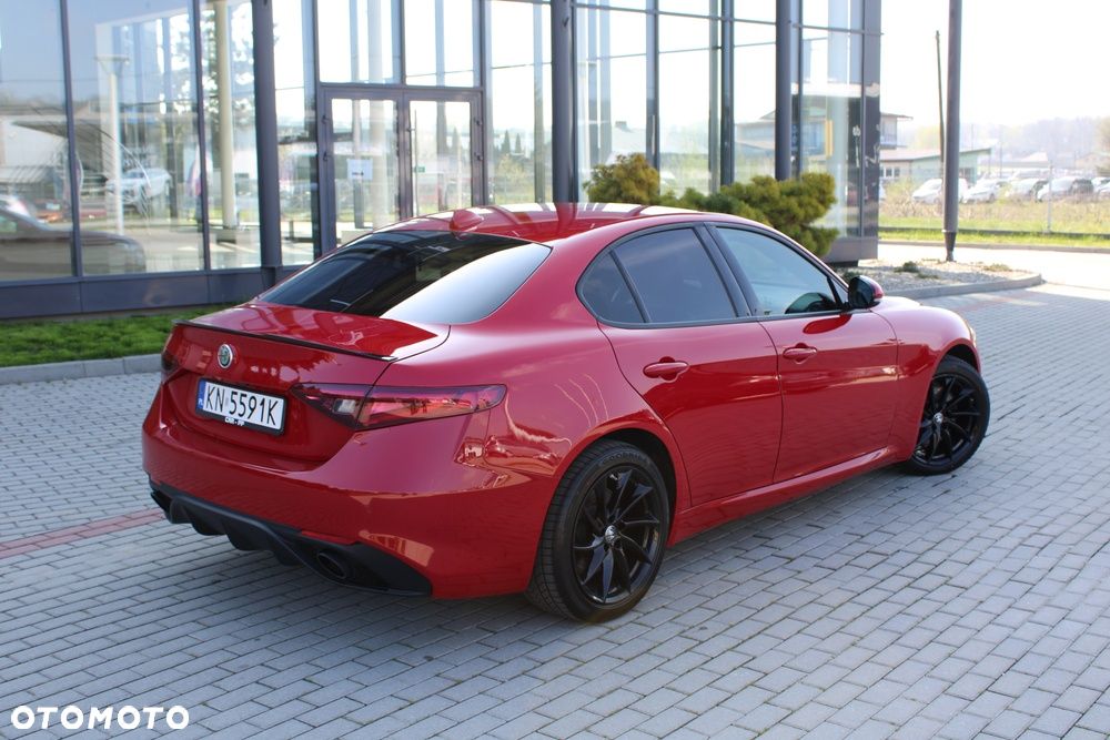 Alfa Romeo Giulia 2.0 Turbo 16V AT8-Q4 Veloce Ti - 7