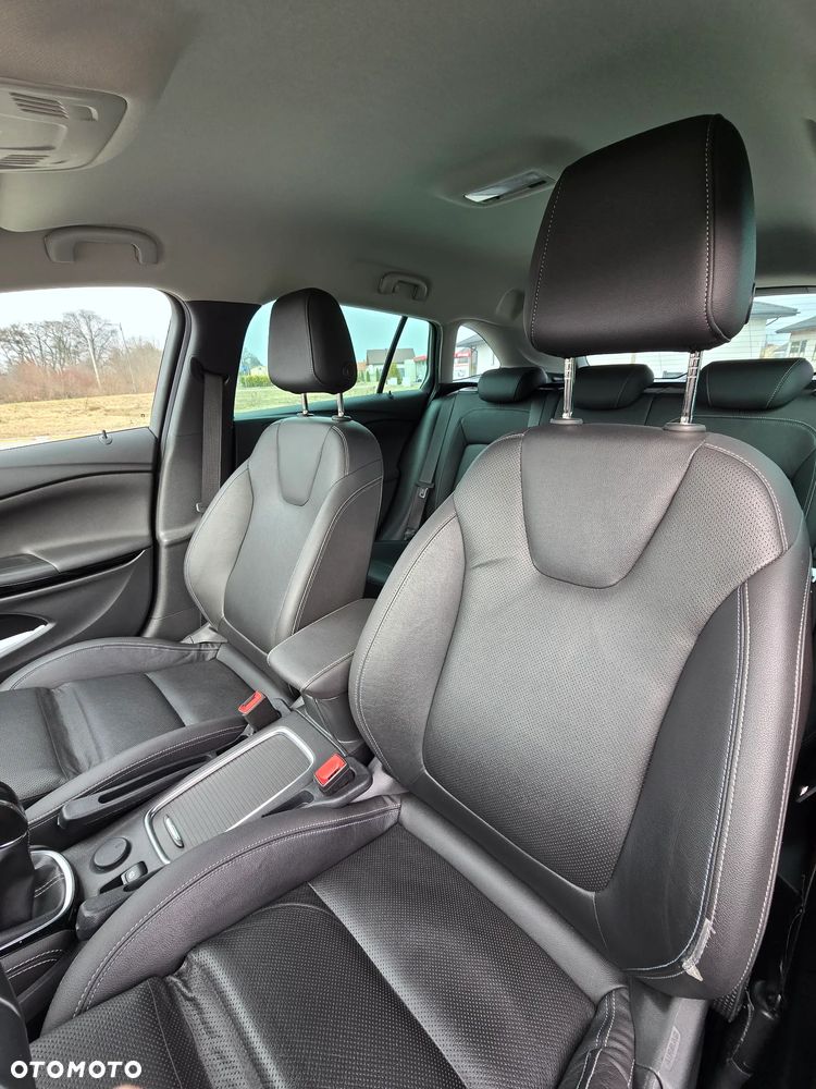 Opel Astra 1.6 CDTI Sport - 13