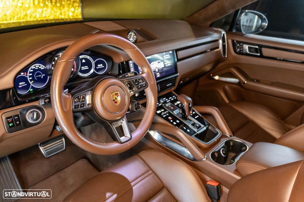 Porsche Cayenne Coupé Turbo S E-Hybrid - 36