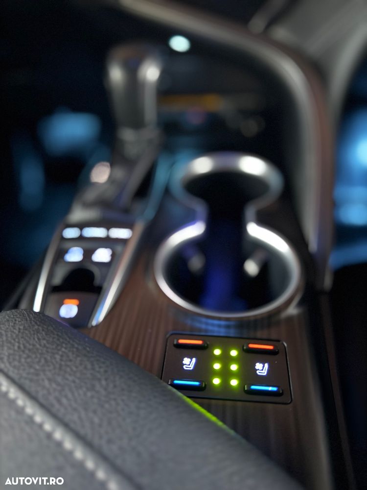 Toyota Camry 2.5 Hybrid Exclusive - 37