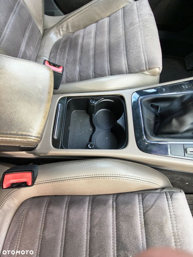 Volkswagen Passat Variant 2.0 TDI DPF 4Mot Highline - 22