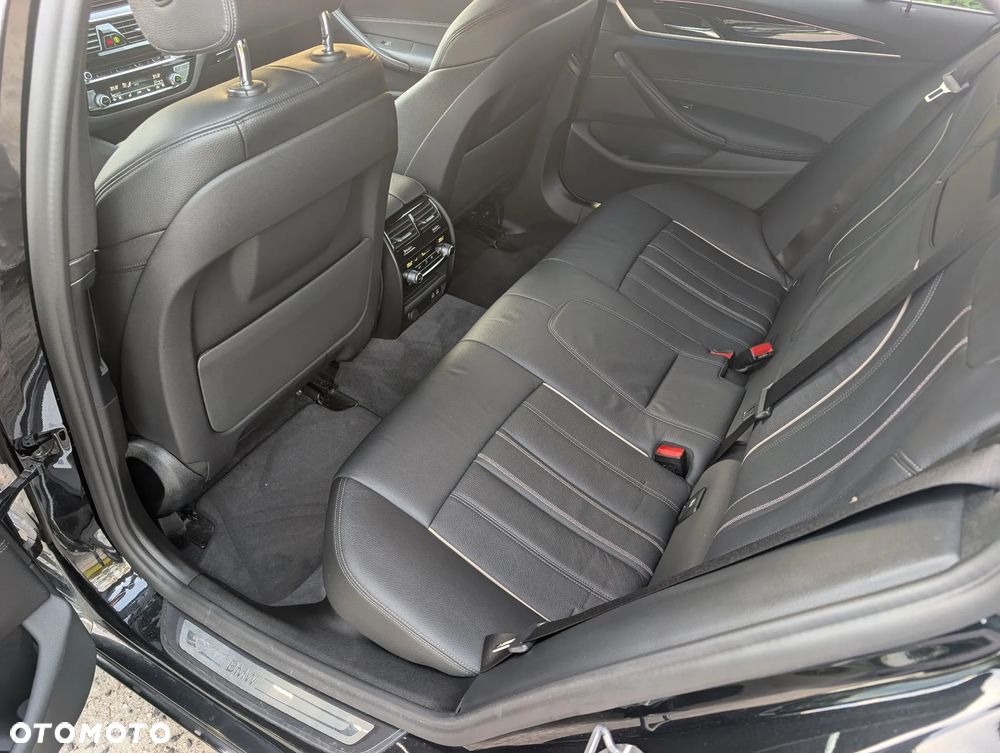 BMW Seria 5 530e Luxury Line - 22