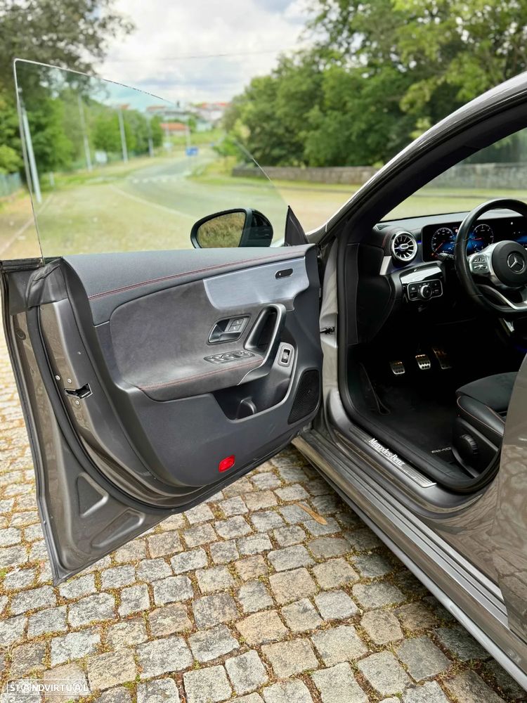 Mercedes-Benz CLA 180 d Shooting Brake AMG Line - 9