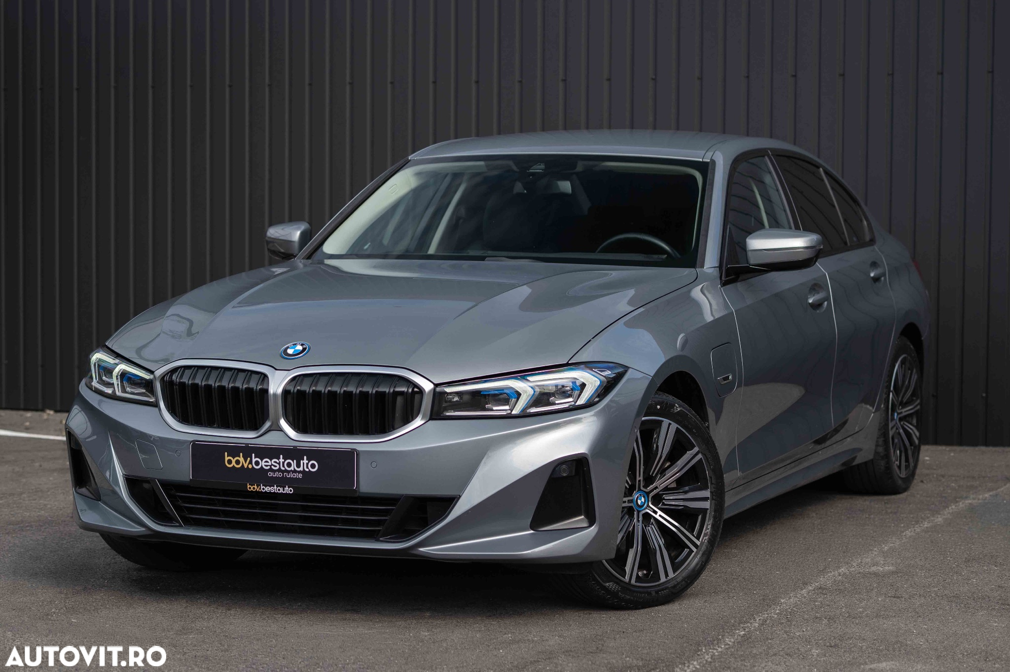 BMW Seria 3 320e AT PHEV - 39