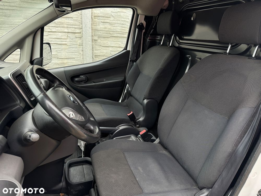Nissan NV200 - 14