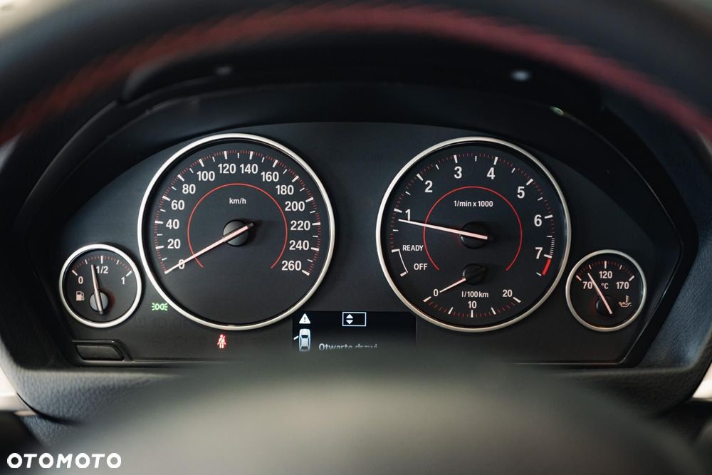 BMW 3GT 320i xDrive Sport Line - 28