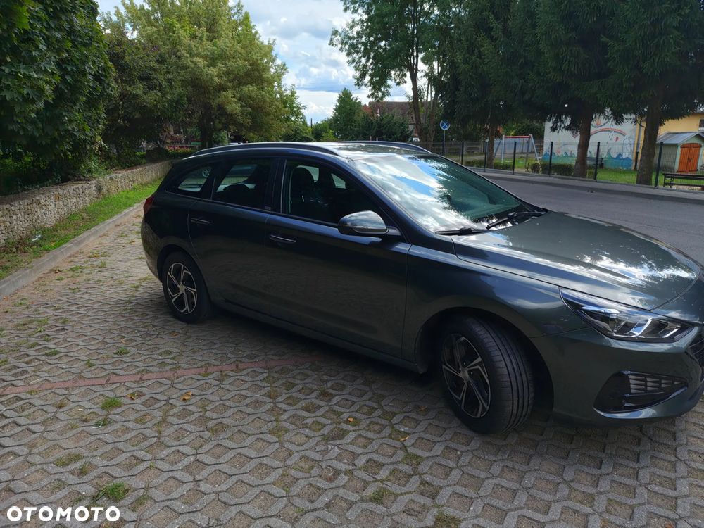 Hyundai i30 1.6 D Comfort DCT - 4