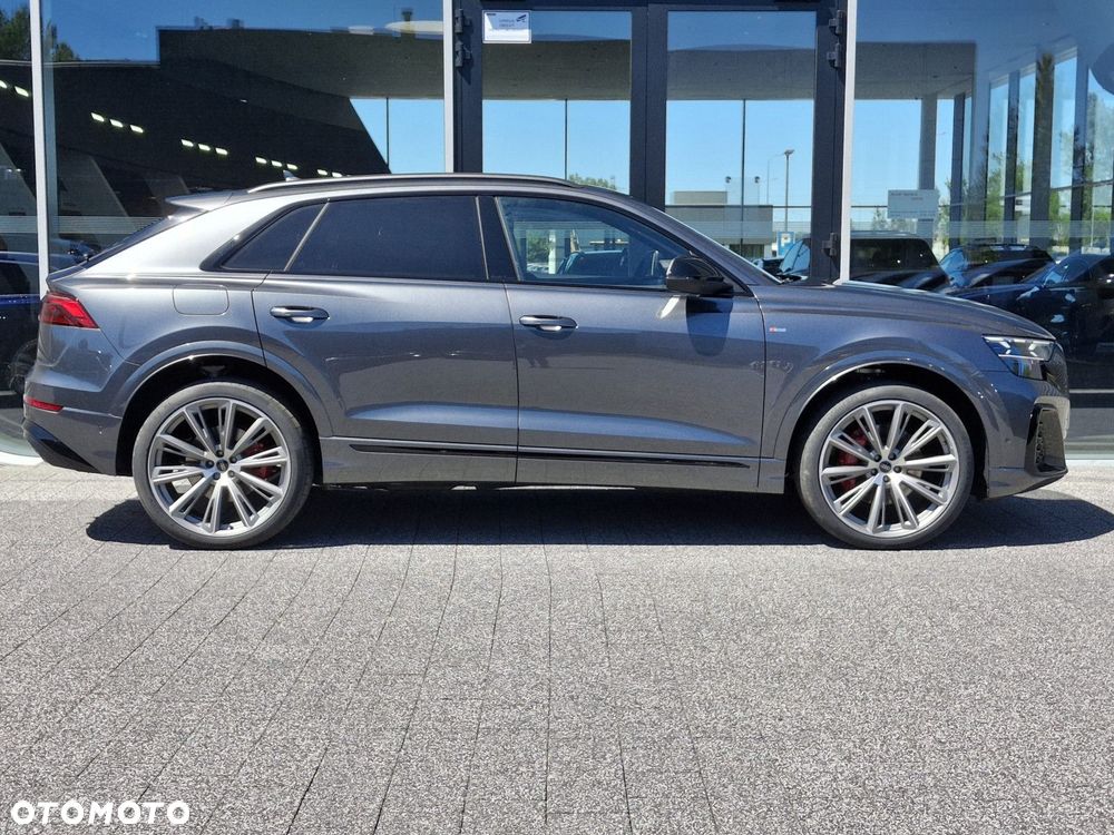 Audi Q8 - 8
