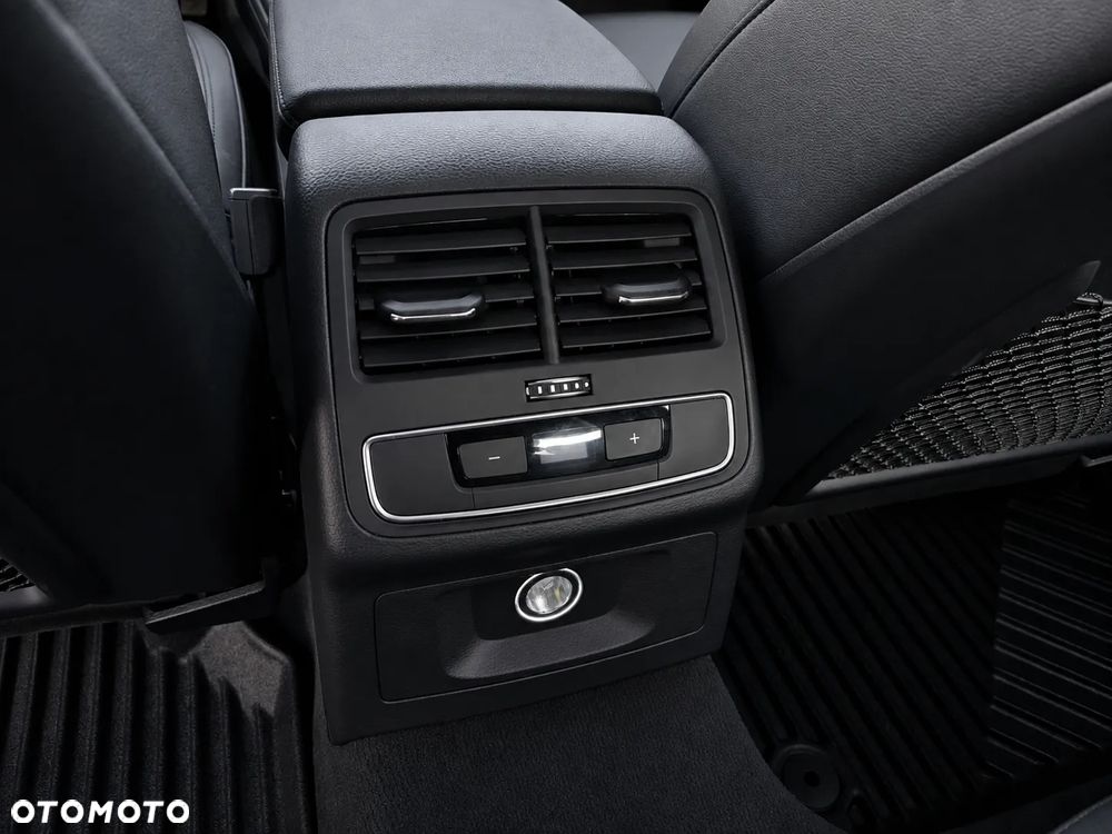 Audi A4 Limousine - 11