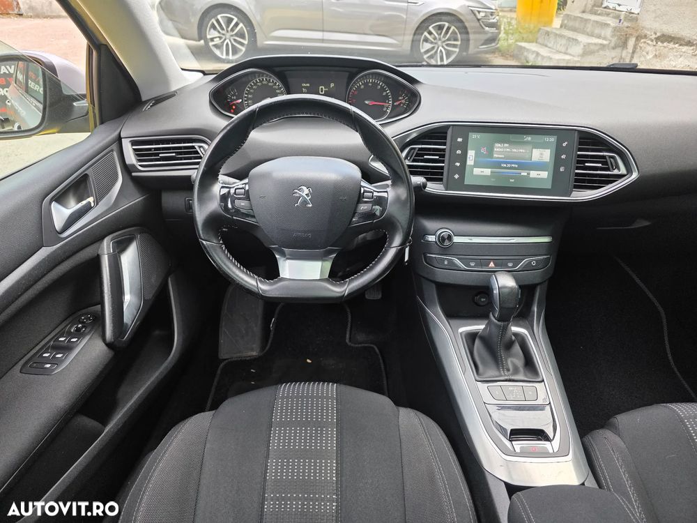 Peugeot 308 1.2 L PureTech Turbo S&S Allure Aut. - 15