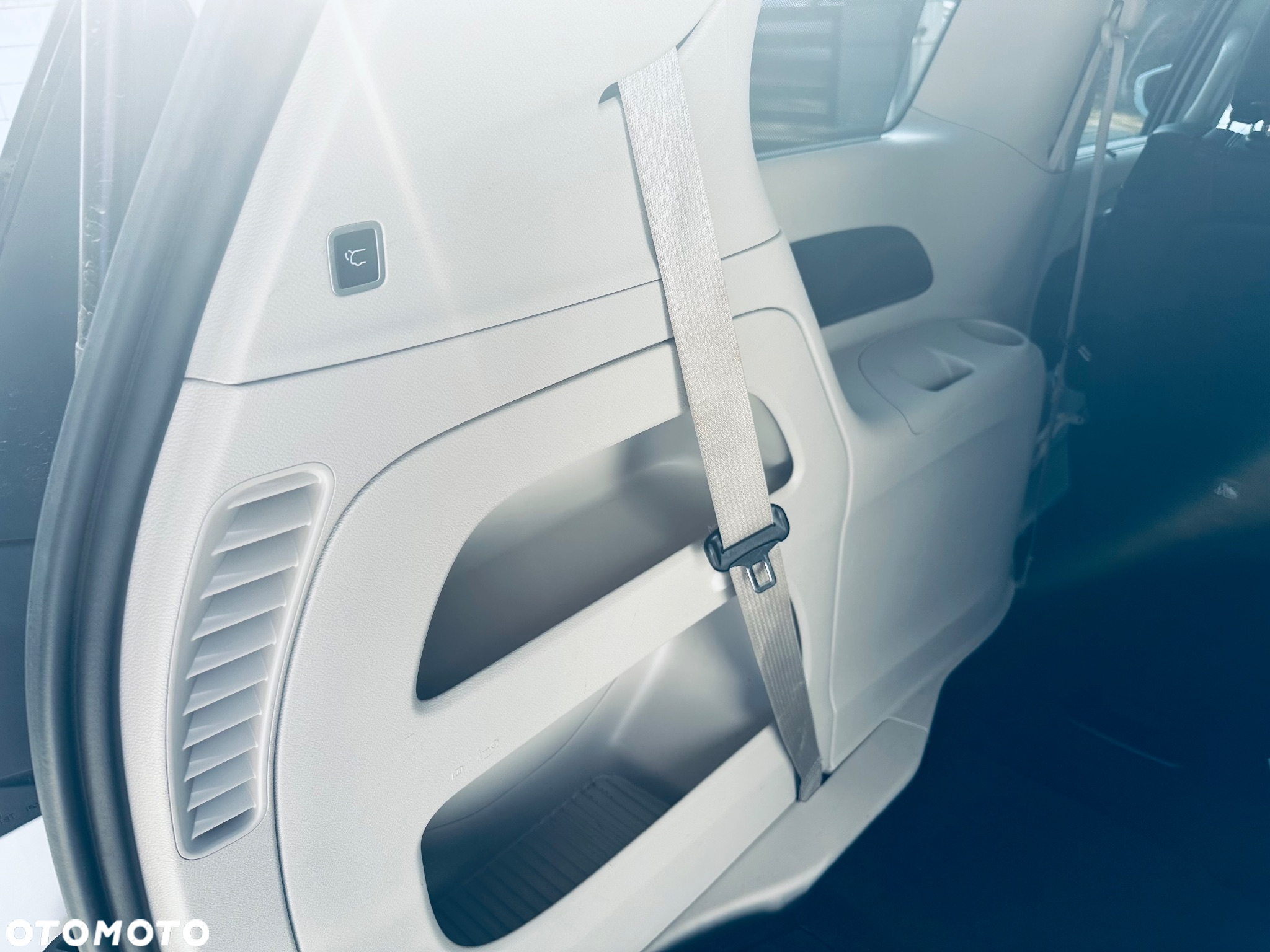 Chrysler Pacifica - 30