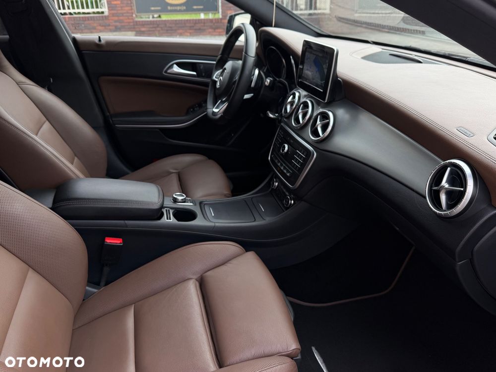 Mercedes-Benz CLA 220 d 7G-DCT AMG Line - 19