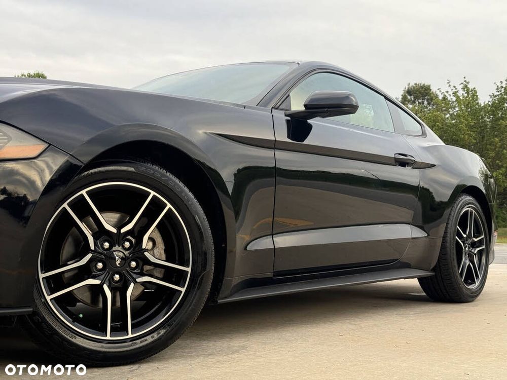 Ford Mustang - 5
