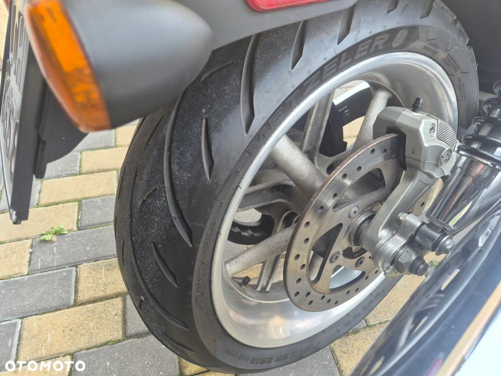 Harley-Davidson V-Rod Street Rod - 8