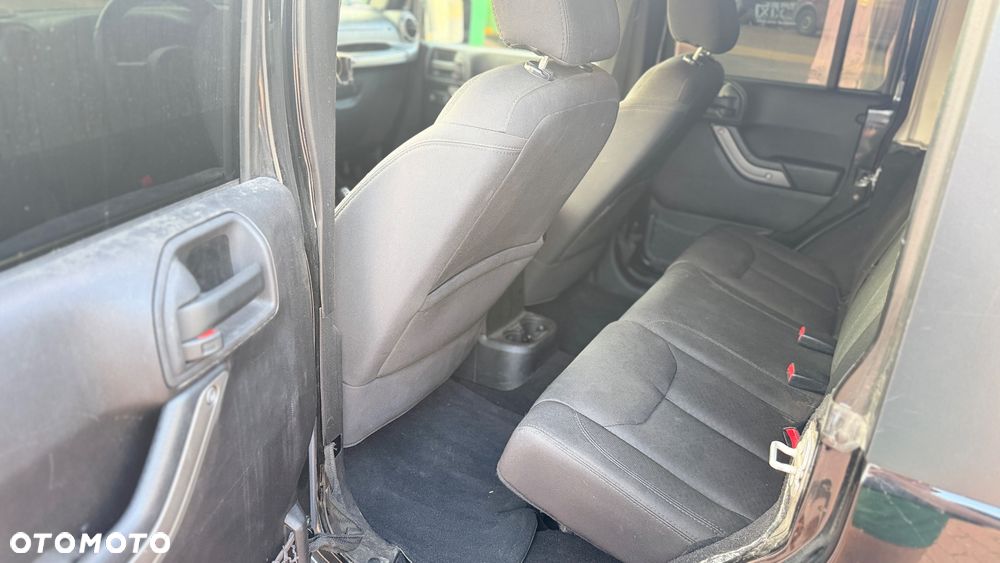 Jeep Wrangler 3.6 Unlim X - 15