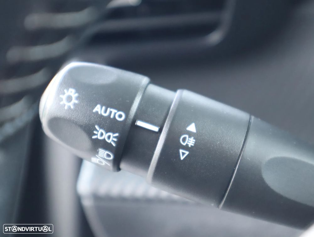 Peugeot 208 1.2 PureTech Active - 31