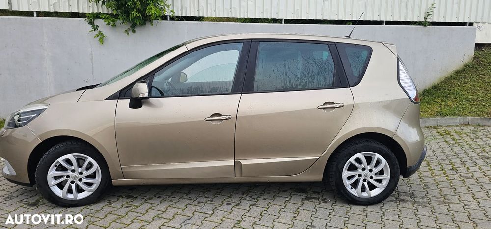 Renault Scenic 1.6 16V 110 Dynamique - 9