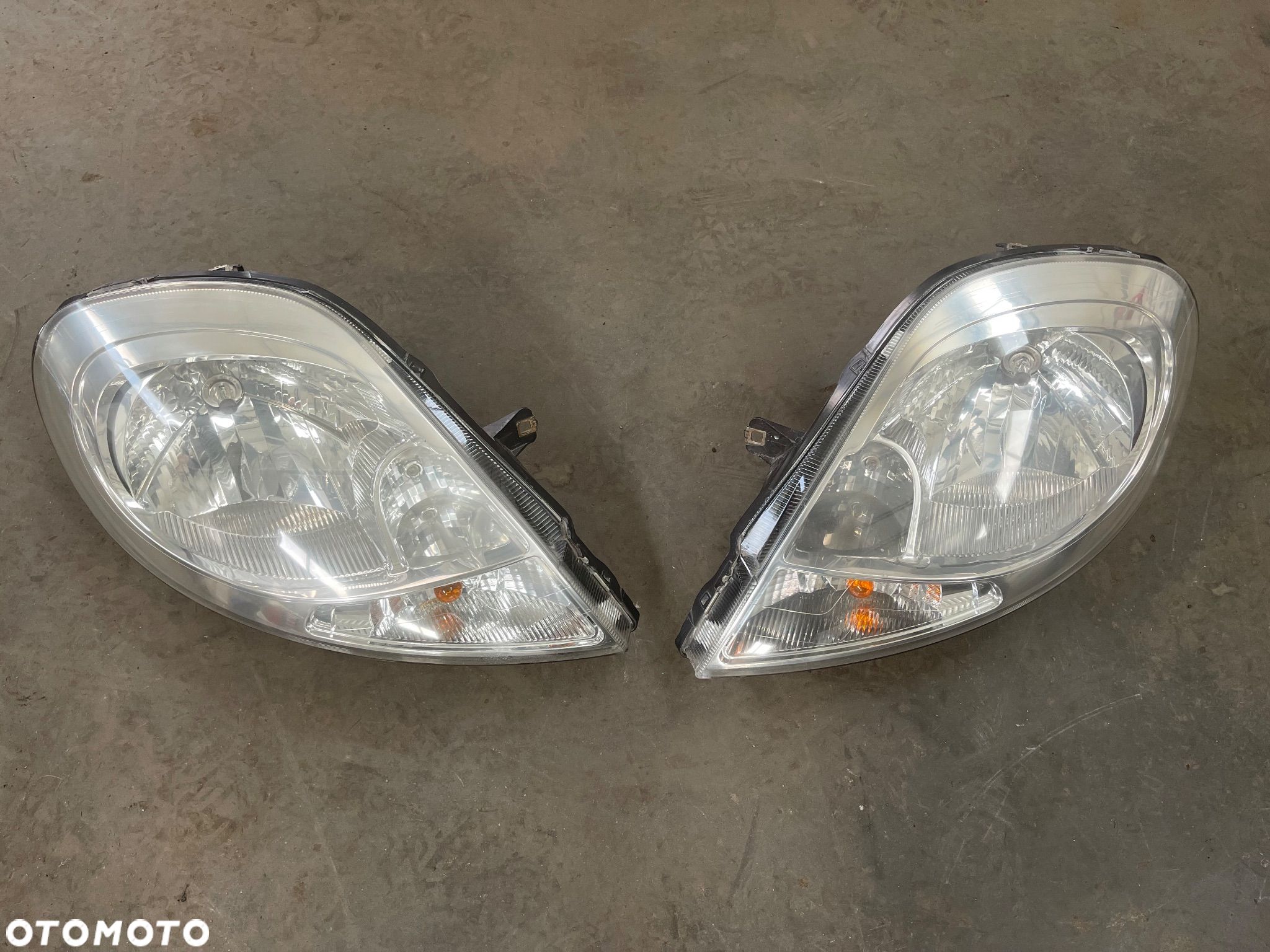 TRAFIC II VIVARO PRIMASTAR LIFT LAMPY PRZEDNIE 93857663 93857662 - 1