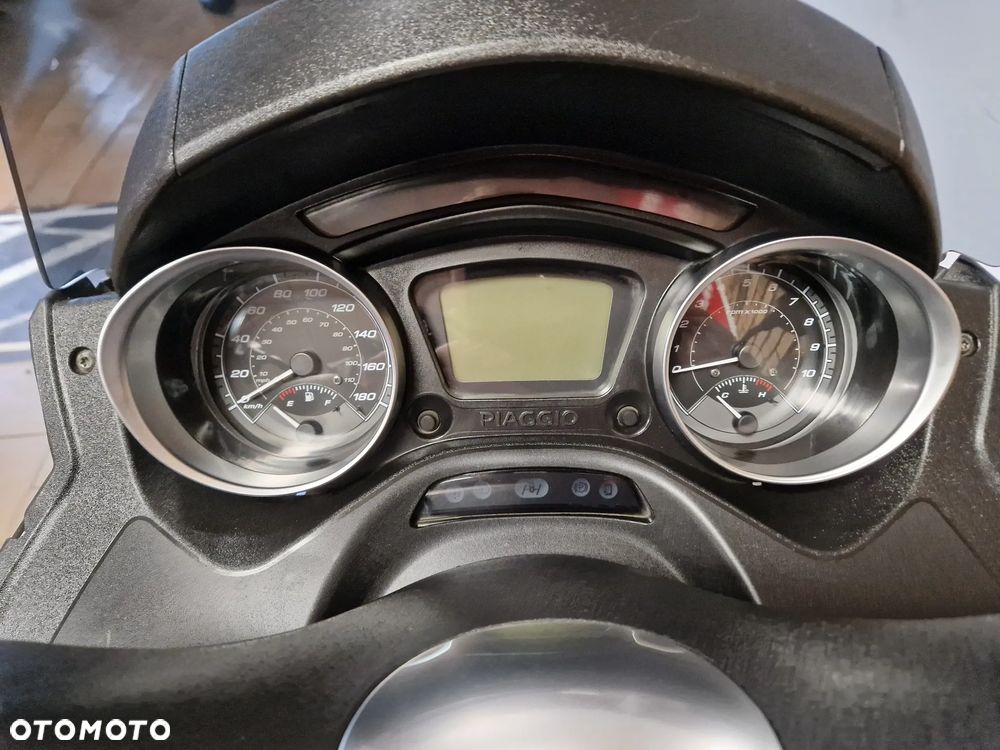 Piaggio MP-3 - 10