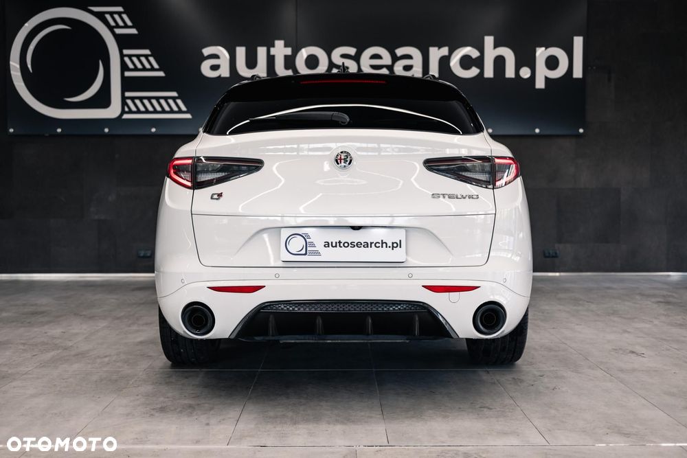 Alfa Romeo Stelvio 2024 photo 5