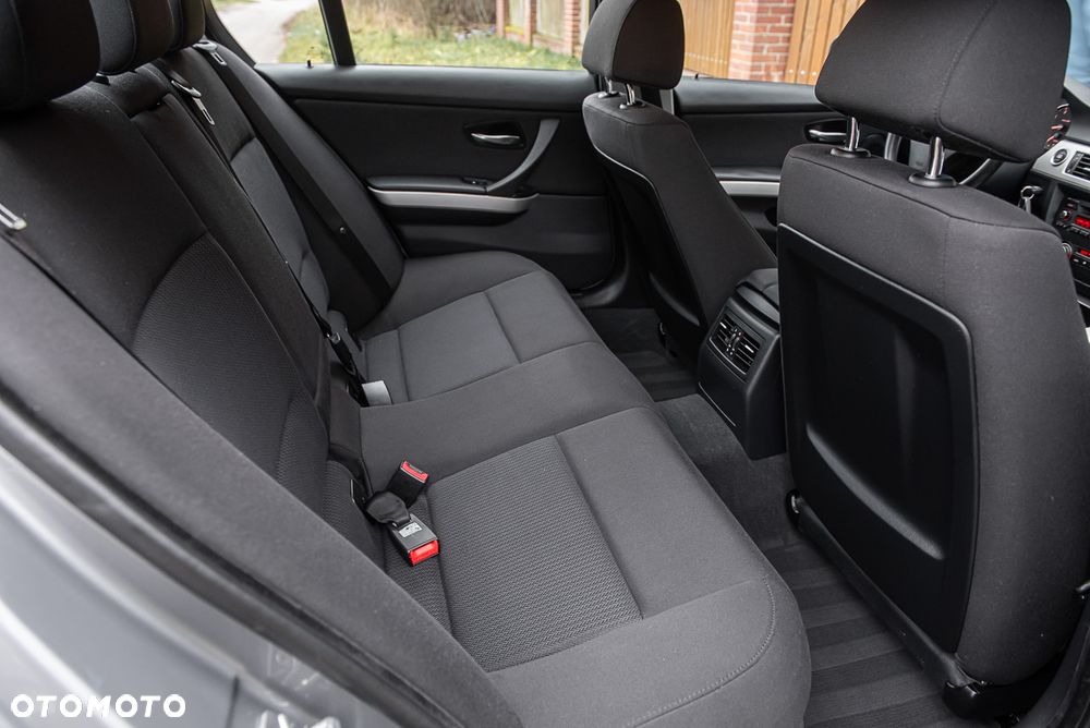 BMW Seria 3 - 25
