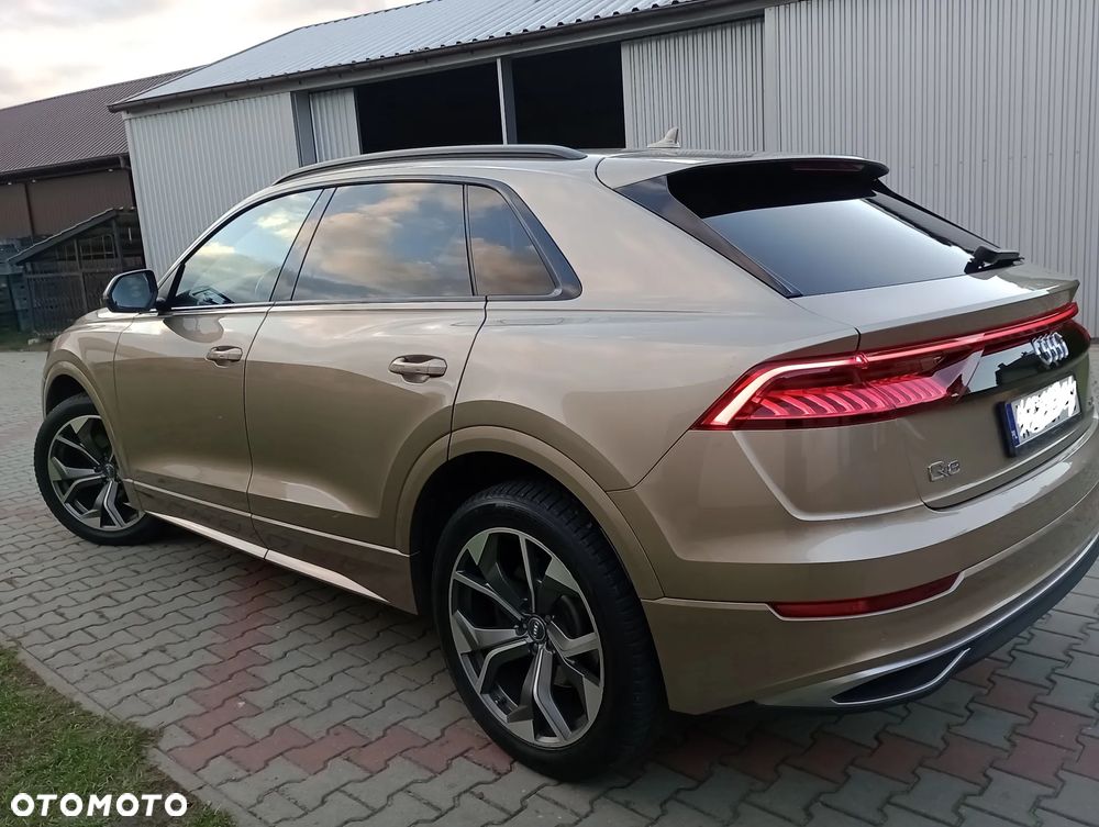 Audi Q8 - 9