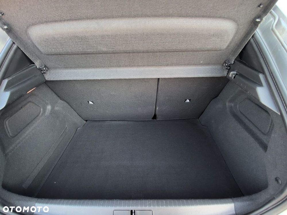 Peugeot 208 - 7