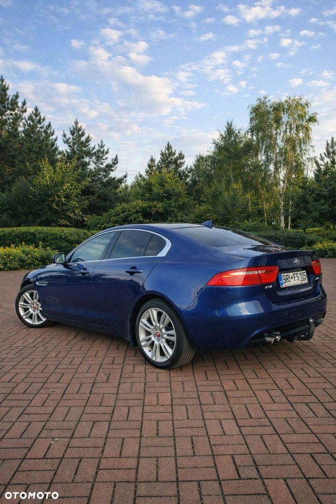 Jaguar XE 20d Prestige - 6