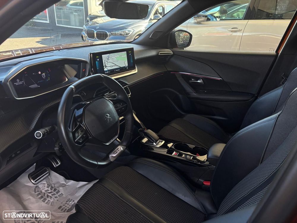 Peugeot e-2008 50 kWh GT - 19